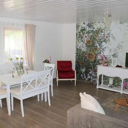 Soutterain - Wohnung Mit Senkgarten Weingarten  Esterno foto