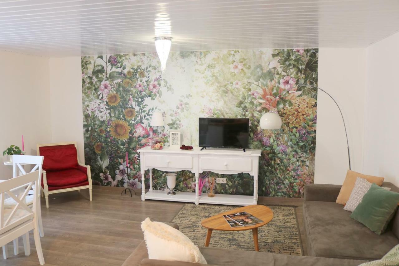 Soutterain - Wohnung Mit Senkgarten Weingarten  Esterno foto
