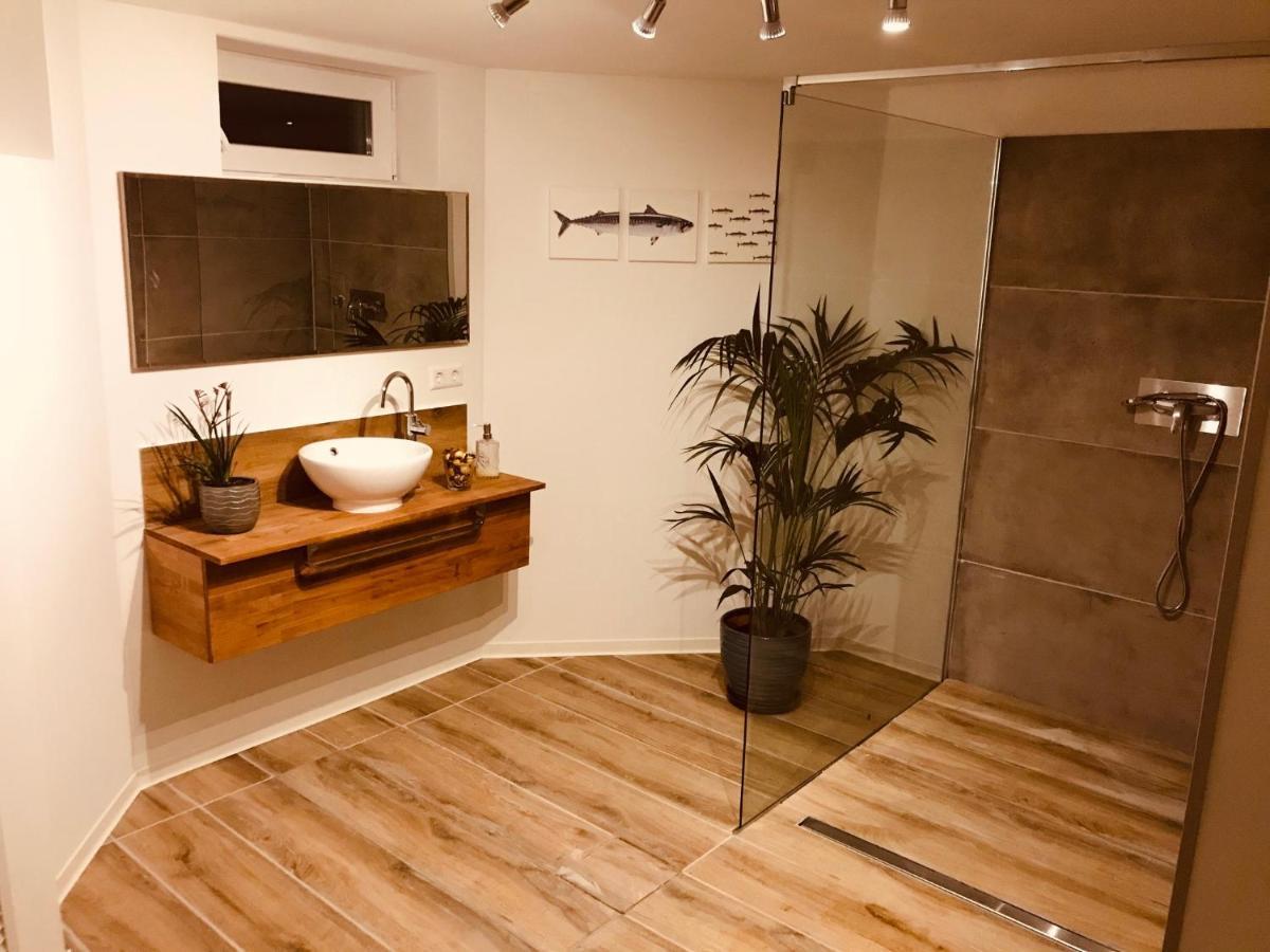 Soutterain - Wohnung Mit Senkgarten Weingarten  Esterno foto